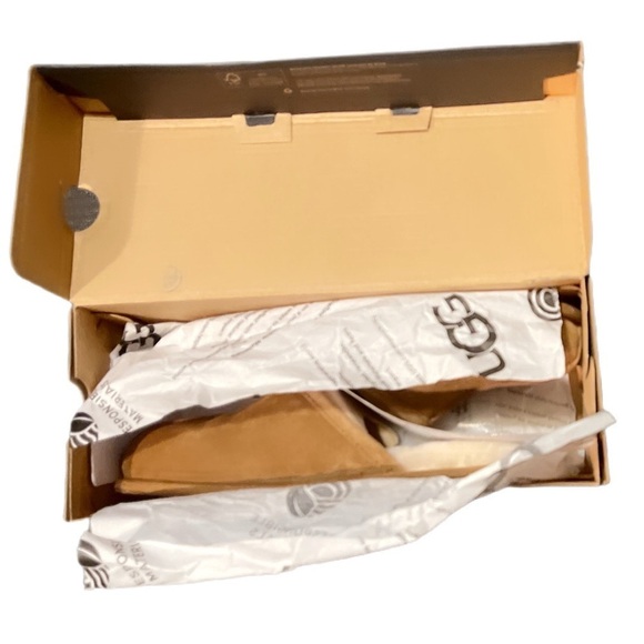 Like New UGG Scuffette Suede Upper Recycled Foam Logo Upcycle Wool Slipper M7/W9 - Picture 4 of 4